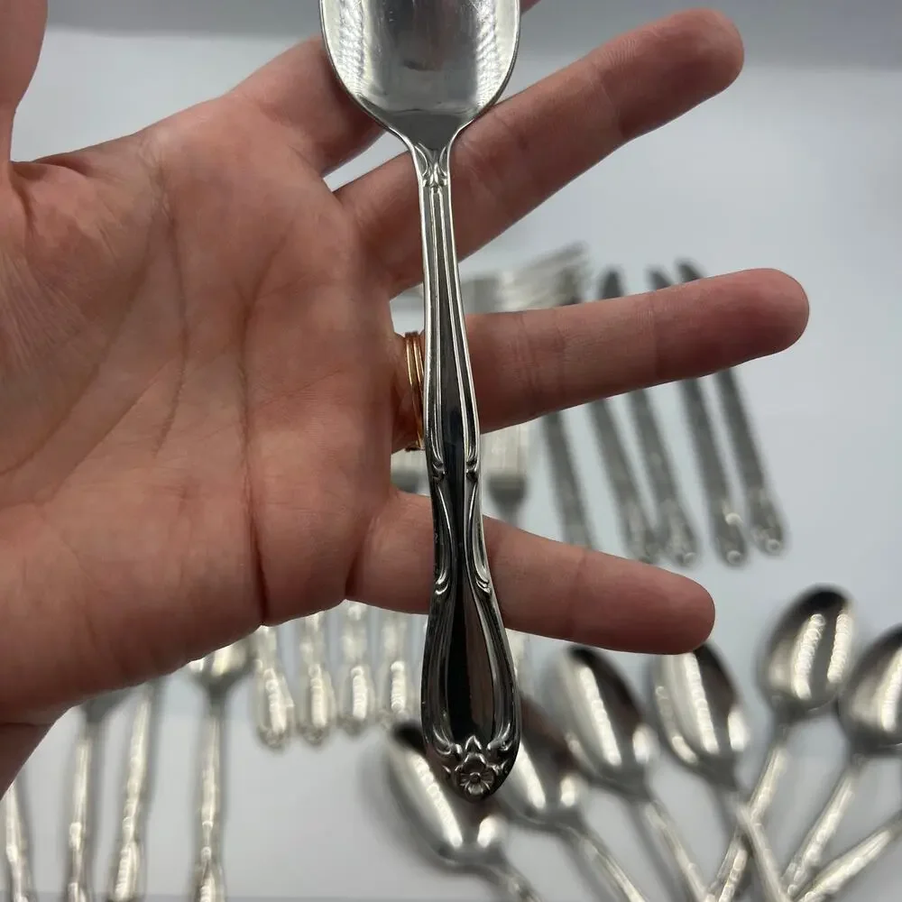 Vintage American Rogers Premier Stainless Flatware Set‎ Chapel Hill 28 Pieces
